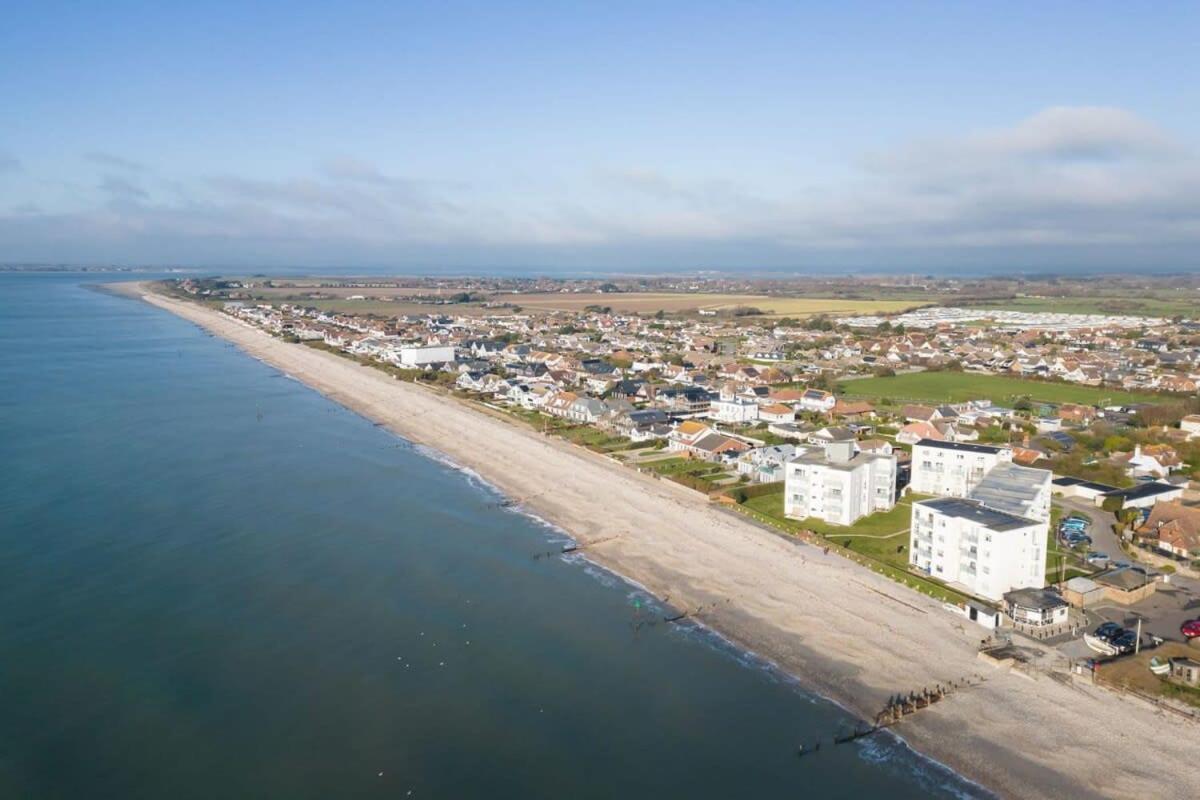 Apartamento Two Bed Seafront Escape In East Wittering Exterior foto