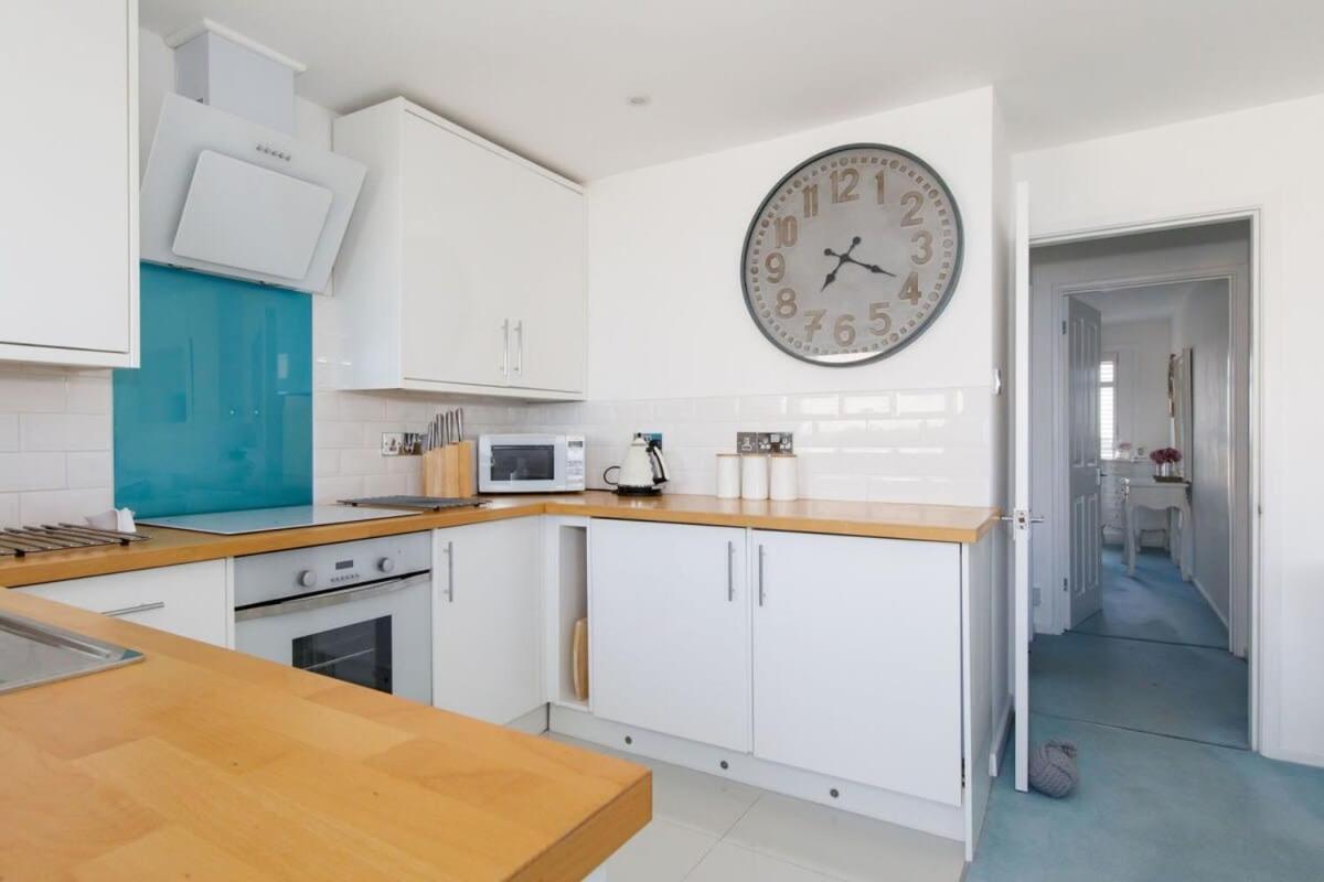 Apartamento Two Bed Seafront Escape In East Wittering Exterior foto
