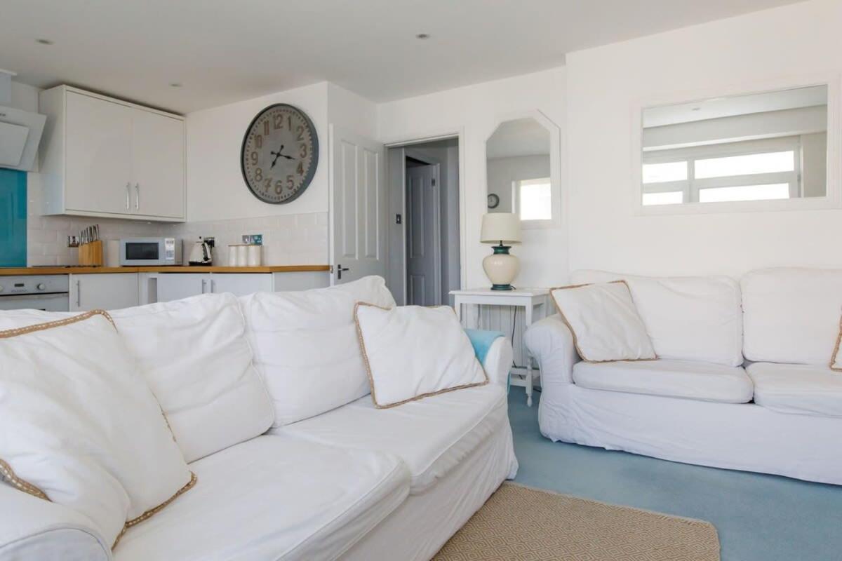 Apartamento Two Bed Seafront Escape In East Wittering Exterior foto