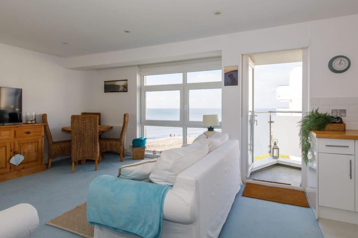 Apartamento Two Bed Seafront Escape In East Wittering Exterior foto