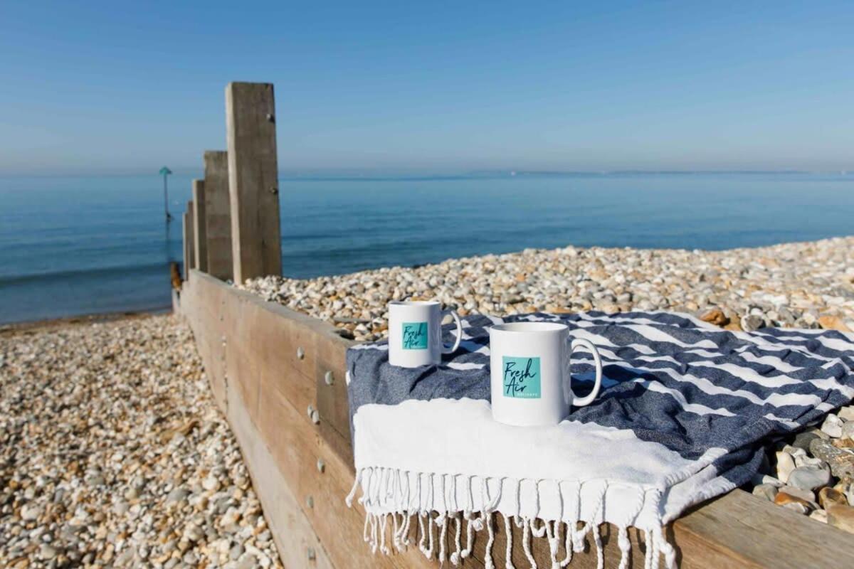 Apartamento Two Bed Seafront Escape In East Wittering Exterior foto