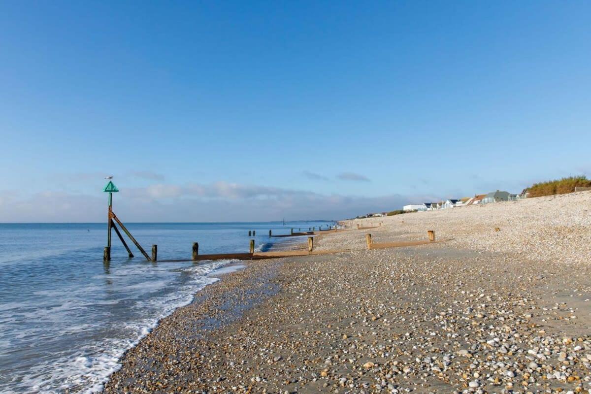 Apartamento Two Bed Seafront Escape In East Wittering Exterior foto